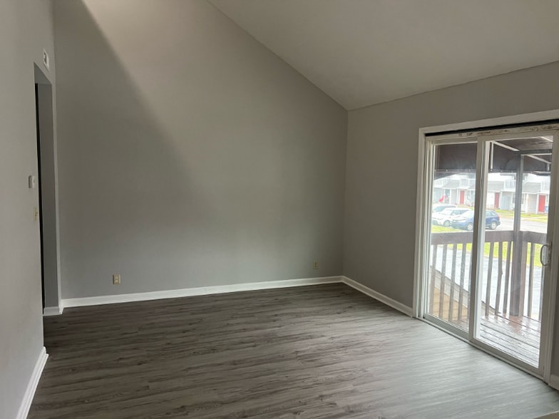 Building Photo - 755 Burcale Rd