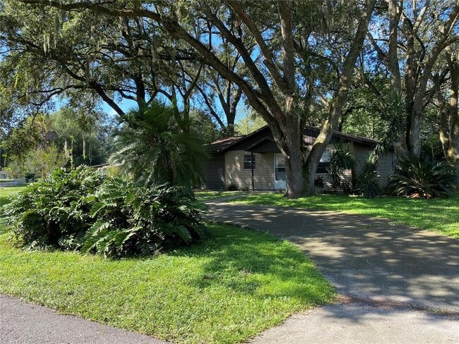 Building Photo - 39648 Meadowood Loop