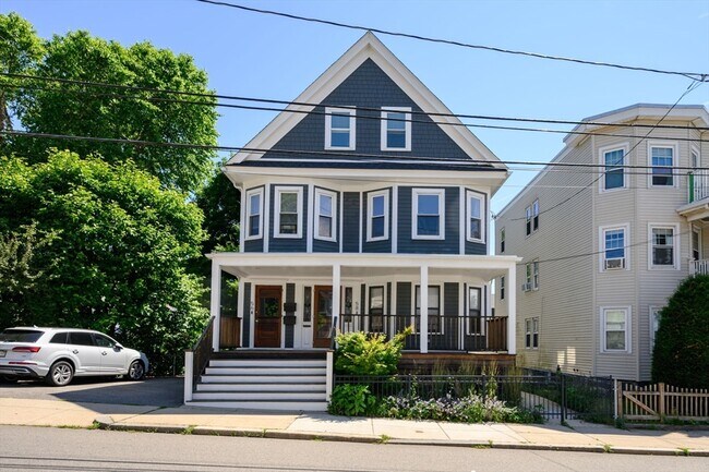 Primary Photo - 56-58 Carruth St