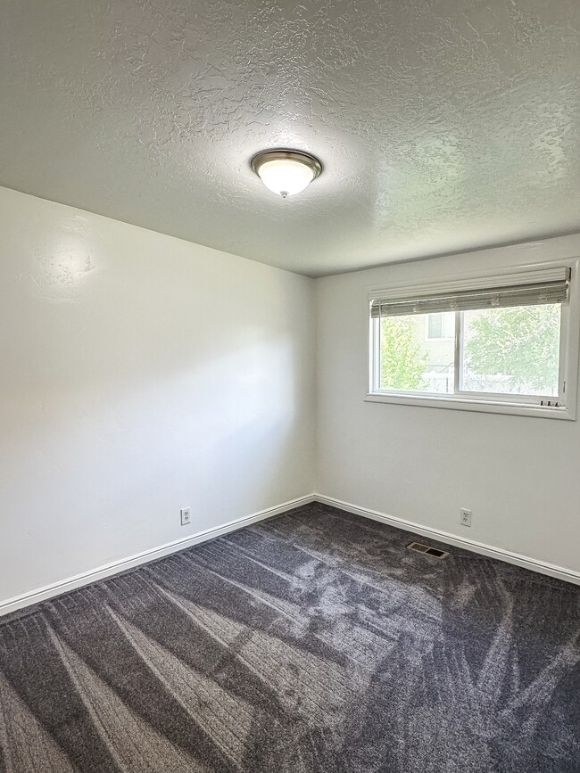 Building Photo - 6745 W 3860 S