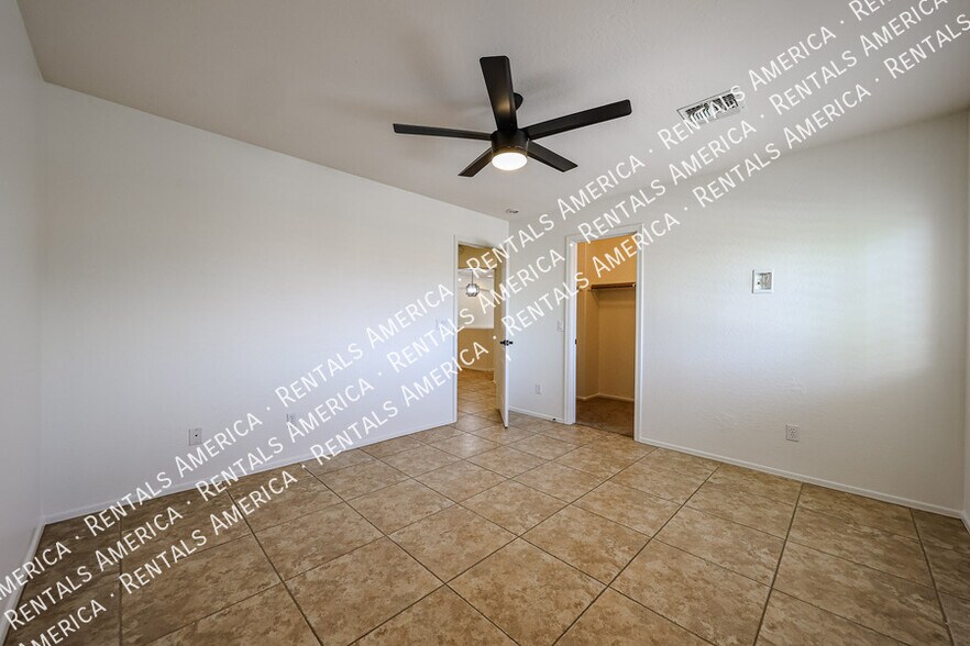 Building Photo - 9827 W Keyser Dr