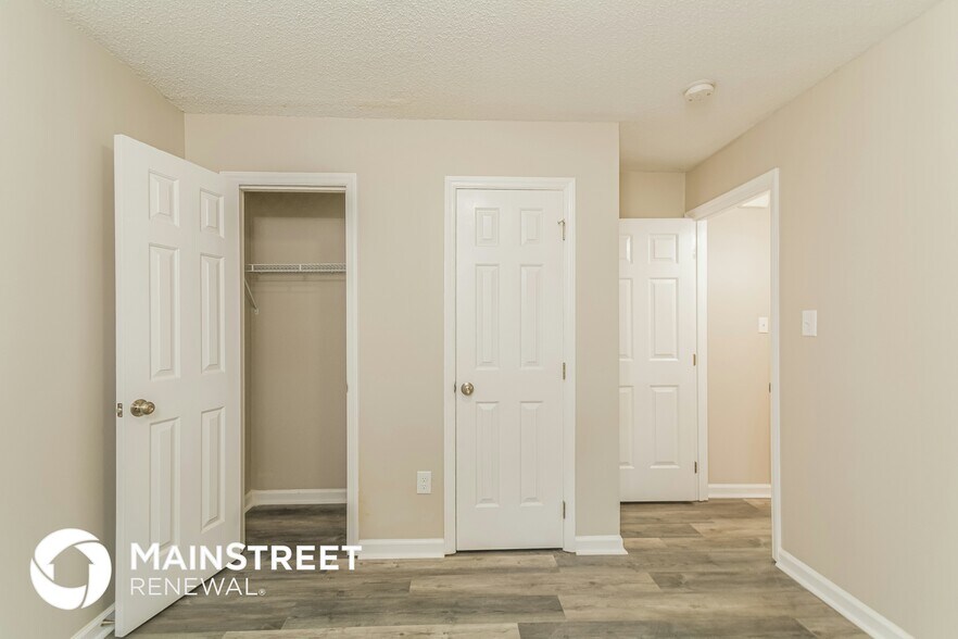 Building Photo - 617 Bartlett Rd