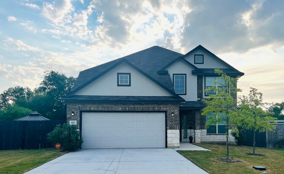 603 Hirsch Trail 4 Bedroom 3.5 Bathroom - 603 Hirsch Trl