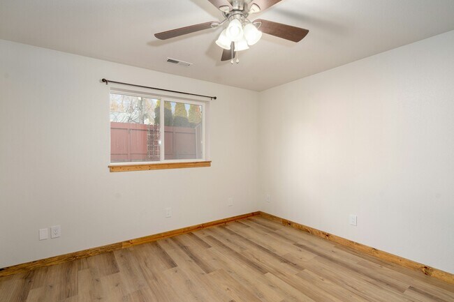 Building Photo - 9705 N Ptarmigan Dr