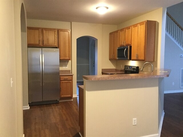 Building Photo - 204 Annesbury Ln