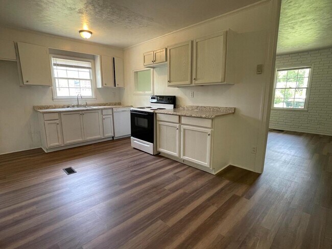 Building Photo - 403 Sheffield Dr