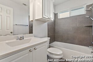 Building Photo - 2030 Olive Hill Dr