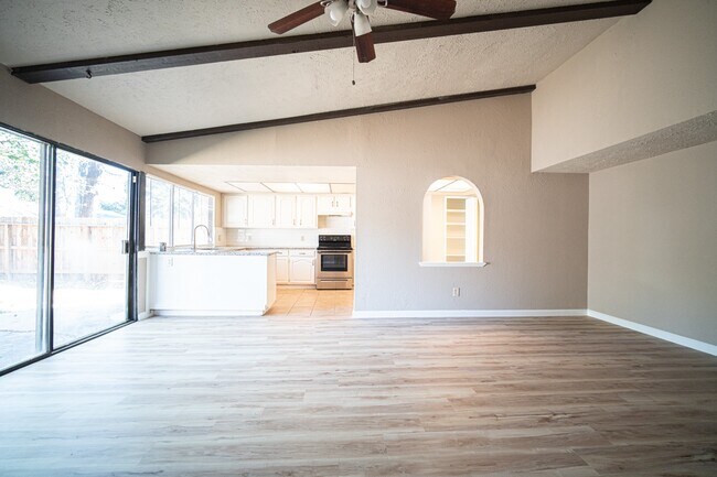 Building Photo - 2026 Quail Valley E Dr