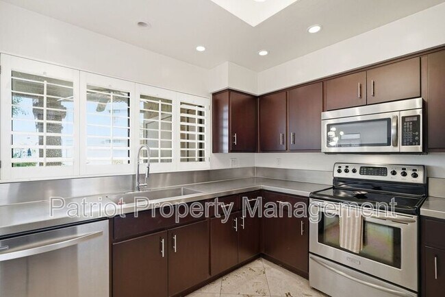 Building Photo - 9707-9707 E Mountain View Rd