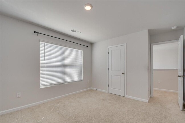 Building Photo - 1412 Deer Hollow Run
