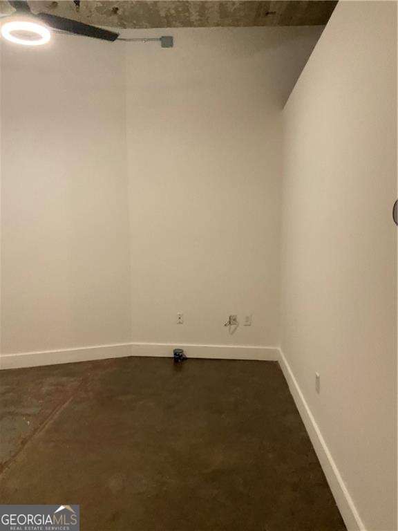 Building Photo - 881 Memorial Dr SE