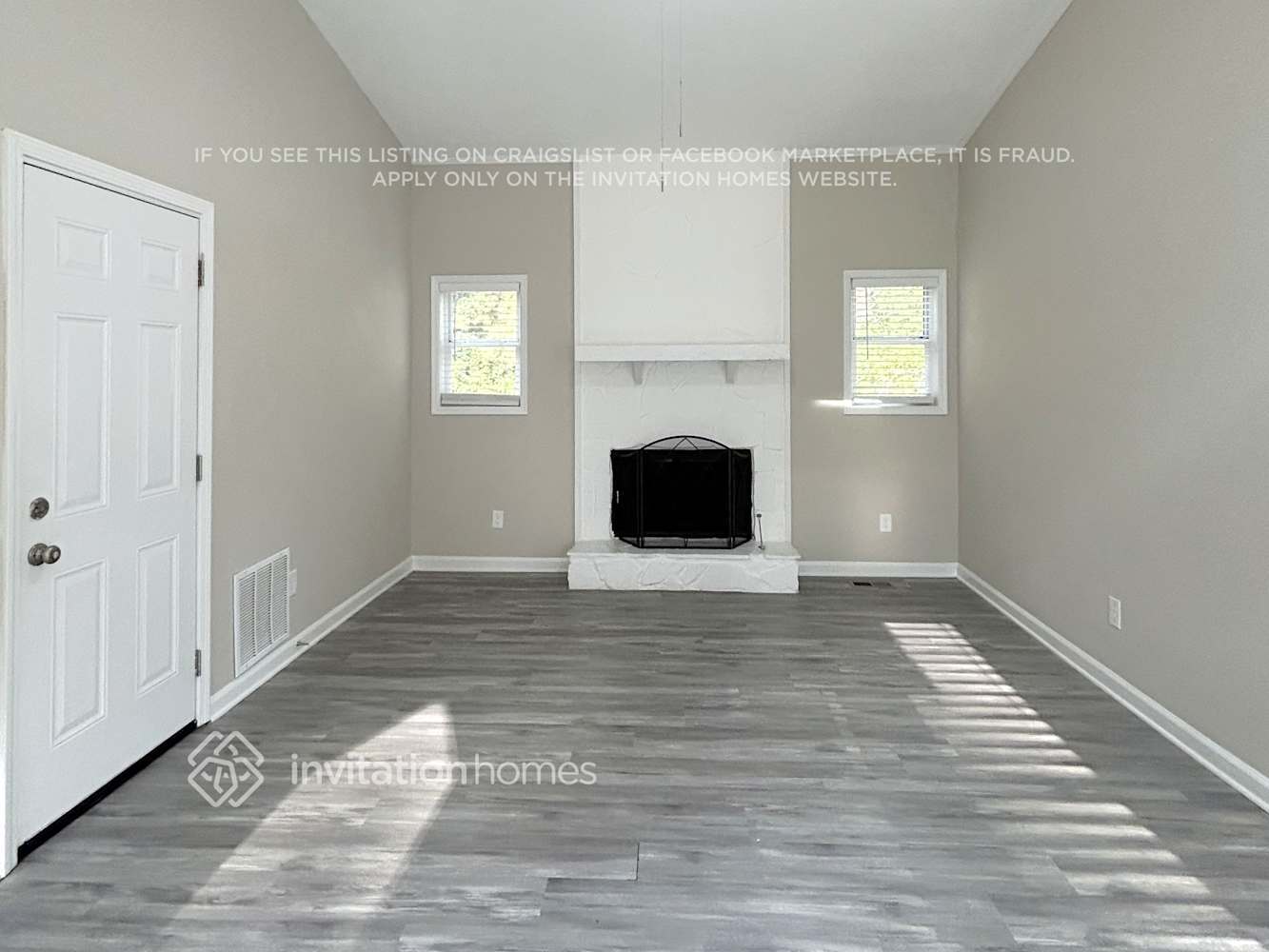 Building Photo - 3442 Mustang Dr
