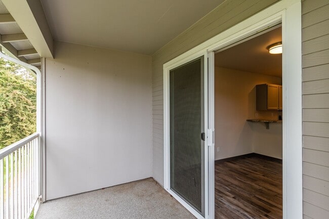 Building Photo - 2 bed 2 Bath Pet Friendly Condo in Summerw...