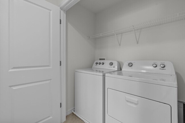 Building Photo - Townhouse at Laurel Commons