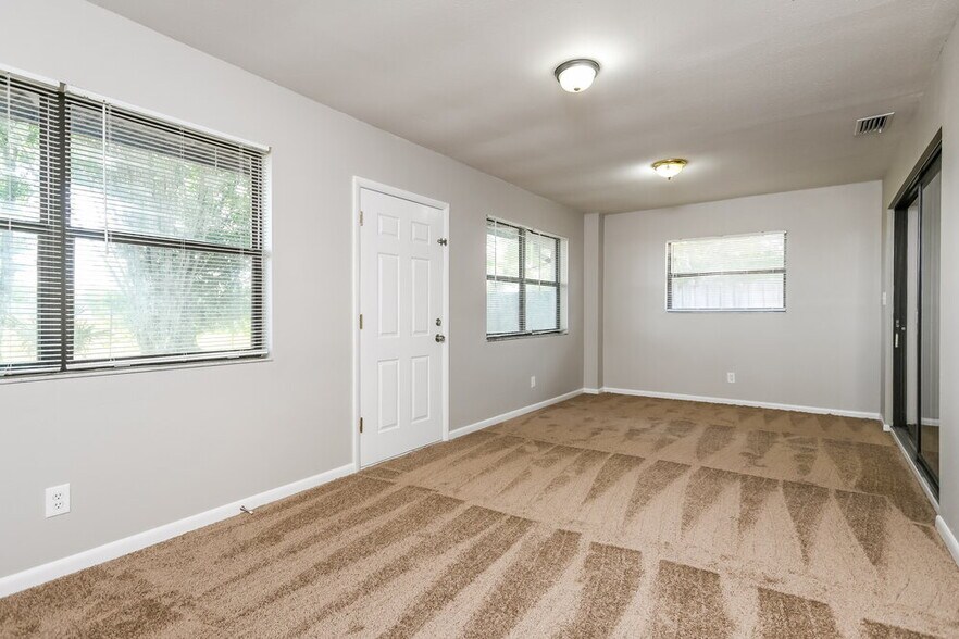 Building Photo - 104 Lake Daisy Terrace