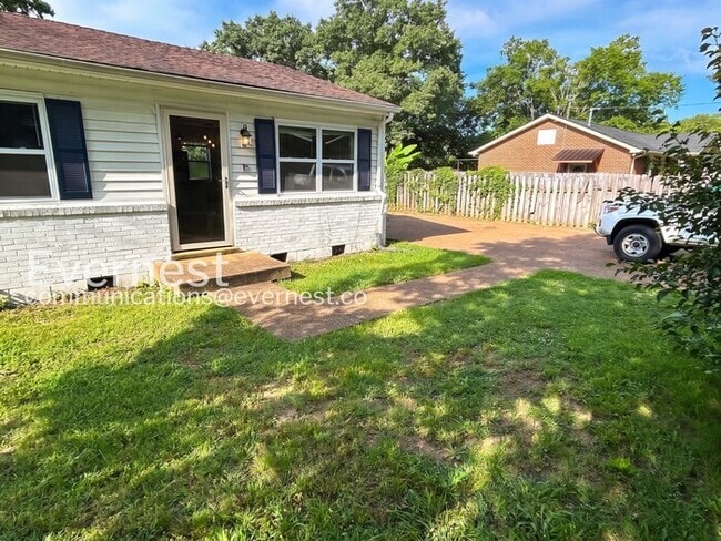 Building Photo - 3-Bed/2-Bath/Pet Friendly/Available Soon!
