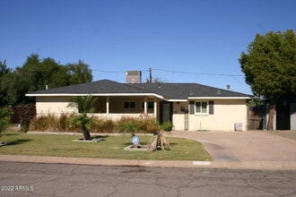 Building Photo - 1034 E Elm St