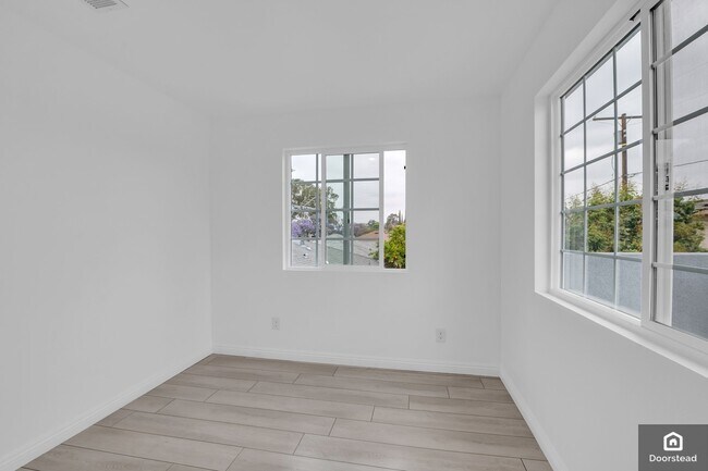 Building Photo - 6029 Del Amo Blvd