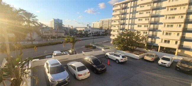 Building Photo - 3140 S Ocean Dr