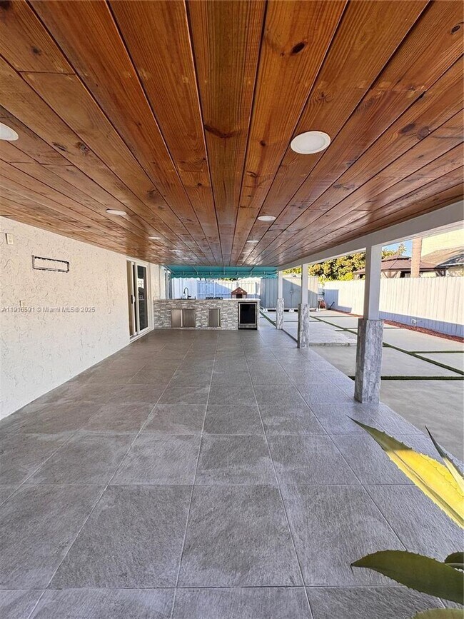 Building Photo - 20521-20125 SW 125th Ave