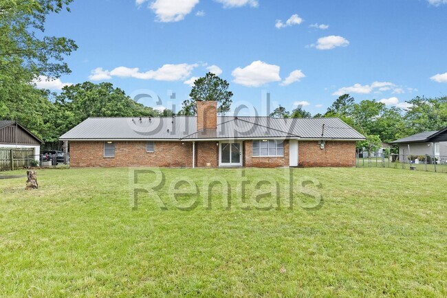 Building Photo - 3 Timberside Dr