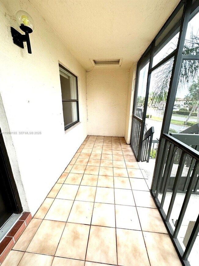 Building Photo - 7137 Golf Colony Ct