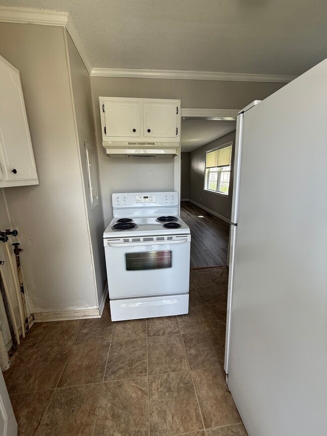 Building Photo - AANM Investments Oakwood Blvd