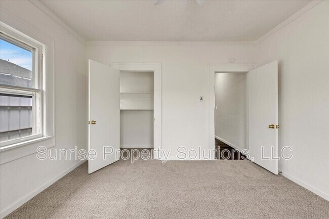 Building Photo - 1704 NW 32nd St