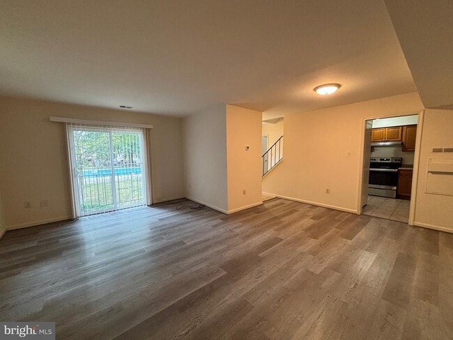 Building Photo - 4657 Logsdon Dr