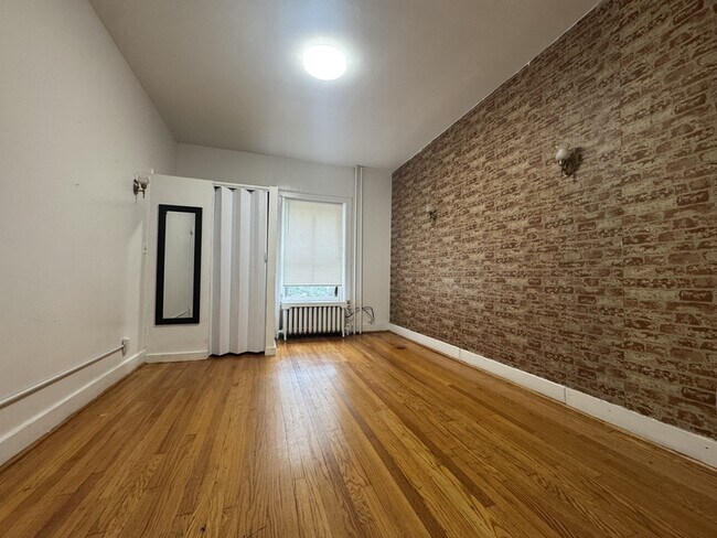 Building Photo - 9 McPherson Ter