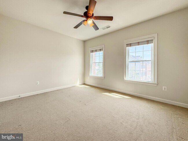 Building Photo - 42365 Pine Forest Dr