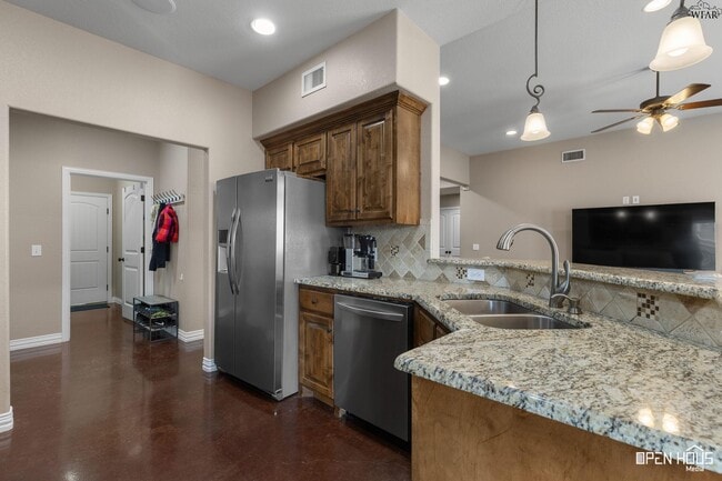 Building Photo - 7 Freedom Cir