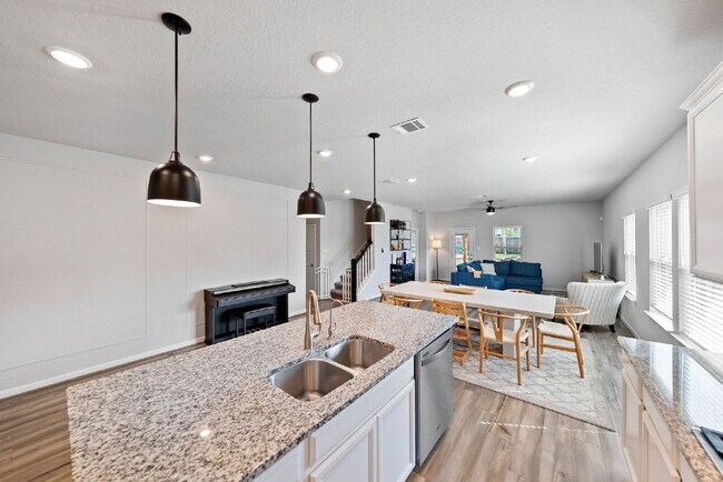 Building Photo - Stylish Corner Homesite on a Quiet Cul-de-...