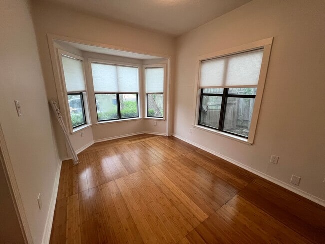Building Photo - Cherrywood Bungalow for Rent