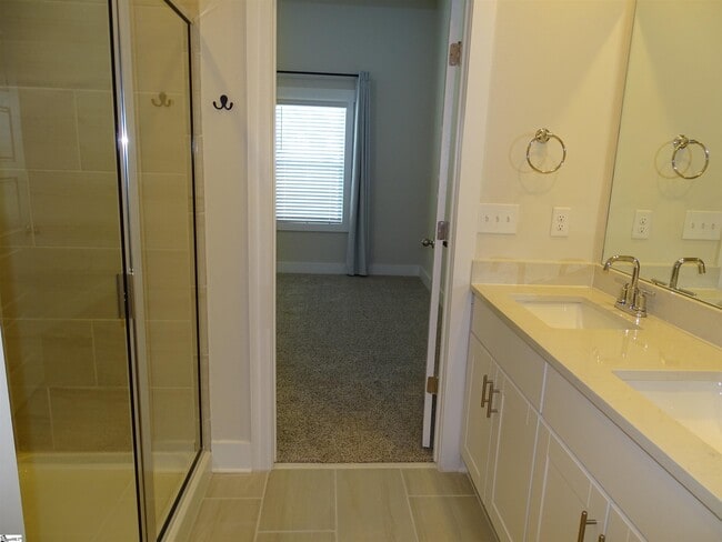 Building Photo - 146 Bromes Wy