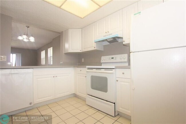 Building Photo - 5200 NW 31st Ave