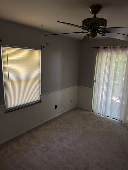 Building Photo - 42 Rolling Hills Dr
