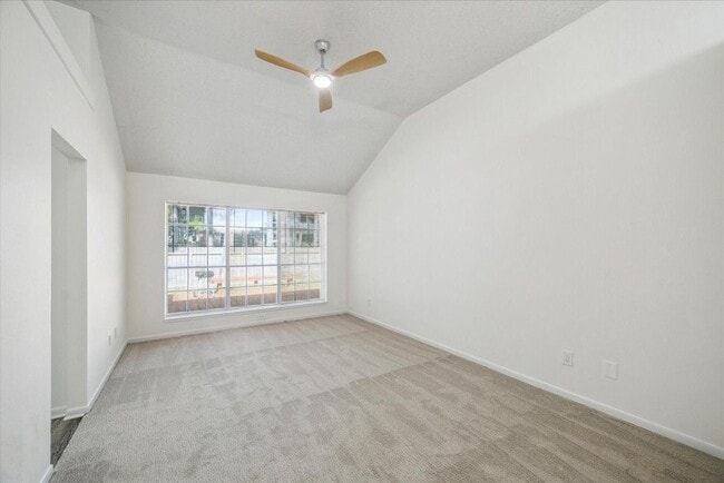 Building Photo - 143 W Village Knoll Cir