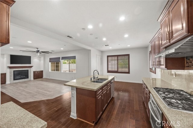 Building Photo - 6894 Tourmaline Dr