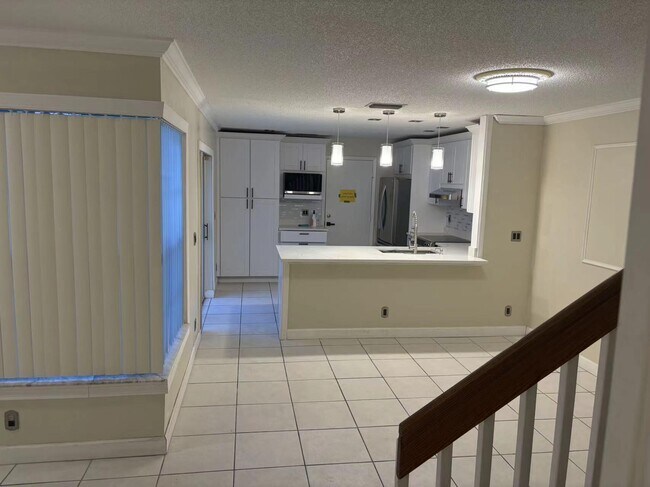 Building Photo - 11077 Longboat Dr