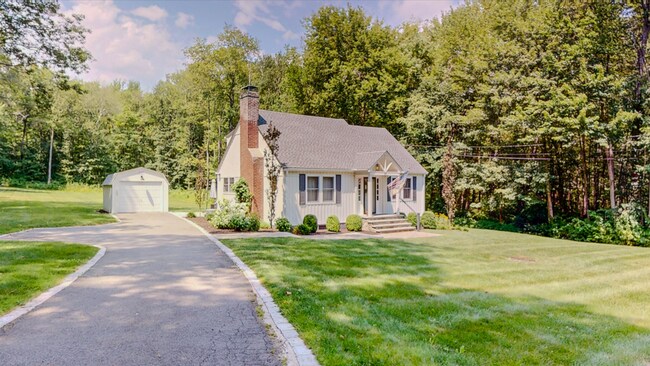 Building Photo - Updated Cape-Style Home Near Sherwood & Si...