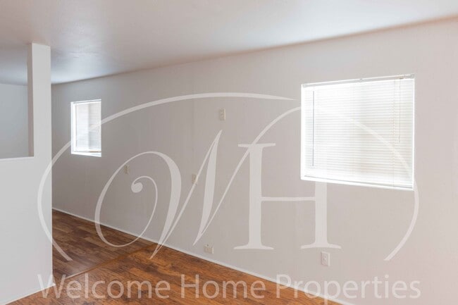 Building Photo - 518 SE 12th St