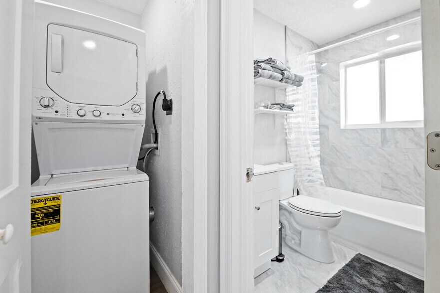 Building Photo - 1244 NW 2nd Ave