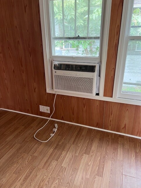 Building Photo - 2508 Gurnee Ave