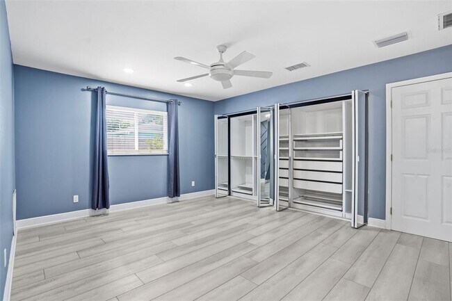 Building Photo - 2121 Park St N