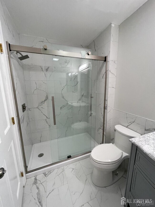 Building Photo - 42 Ashford Dr