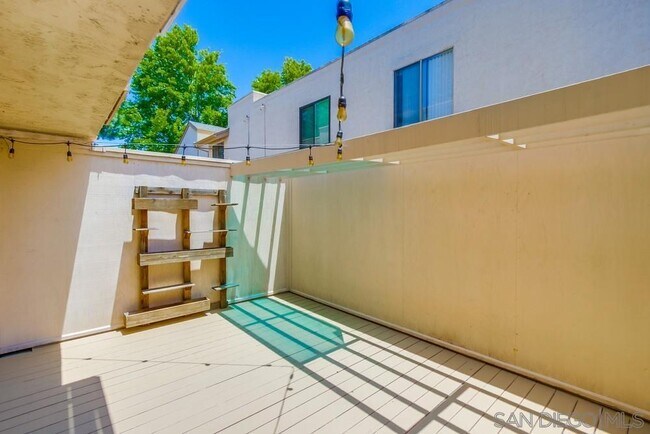 Building Photo - 3268 Via Marin