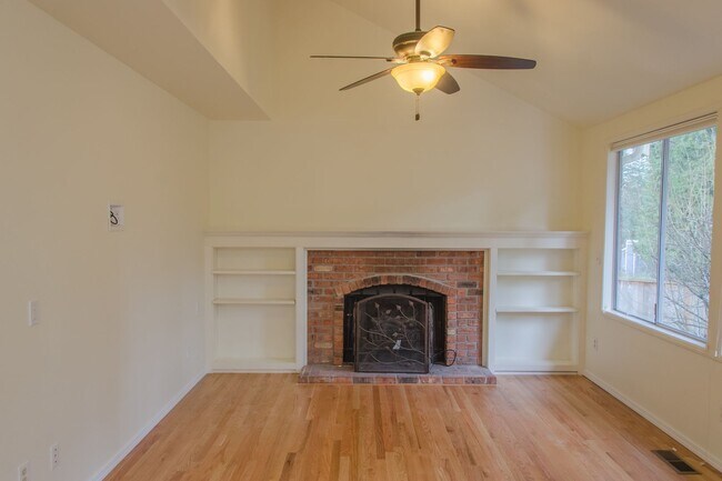Building Photo - 3bd/2.5ba Issaquah Home