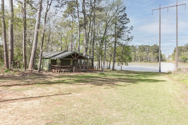 Building Photo - 9126 Lazy Ln