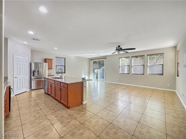Building Photo - 945 Spiracle Ave